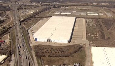 'Treating them like livestock': Hutchins residents, mayor oppose proposed ICE mega-facility