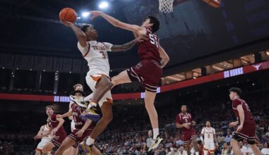 Texas beats South Carolina behind Swain's 22 points, 10 rebounds