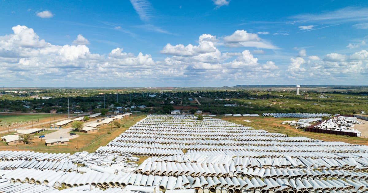 Texas sues wind turbine company for allegedly abandoning 3,000 blades in west Texas