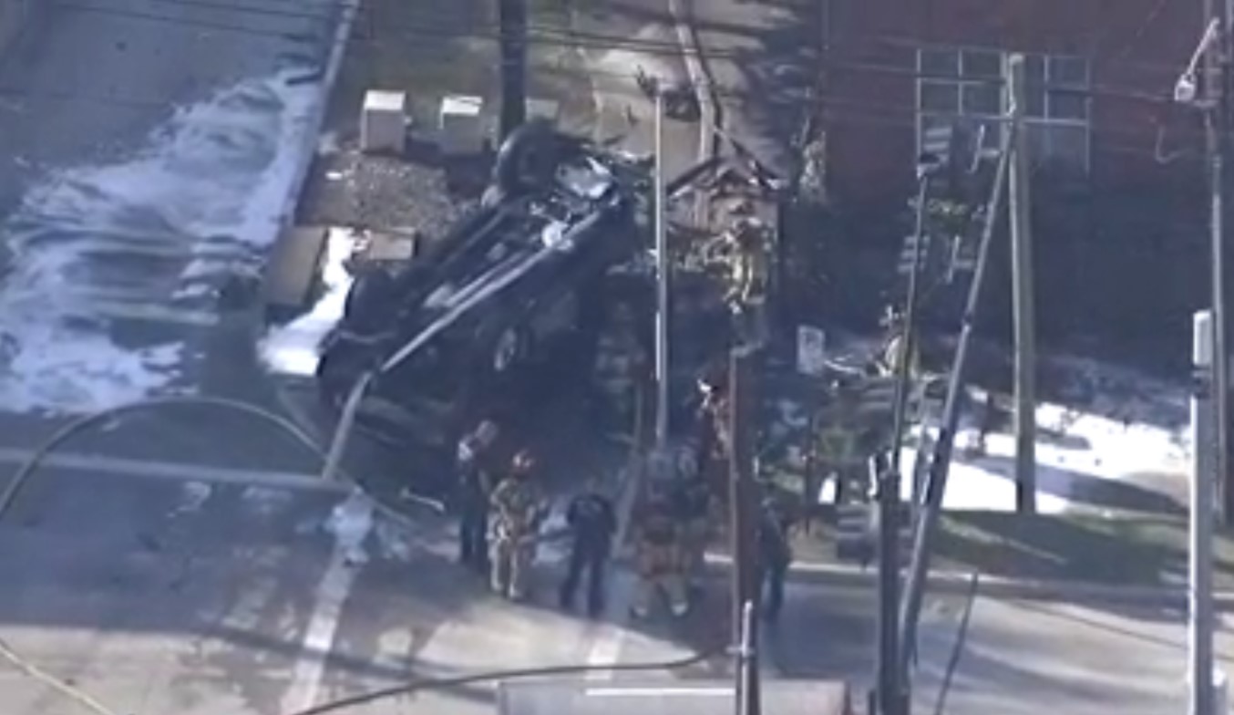 Chase suspect crashes into Houston detective's vehicle in Midtown, police