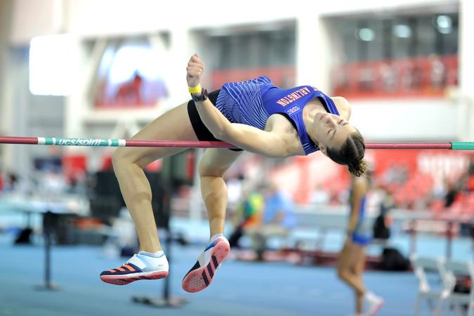 UTA Starts Charlie Thomas Invitational with Strong Friday of Personal Bests