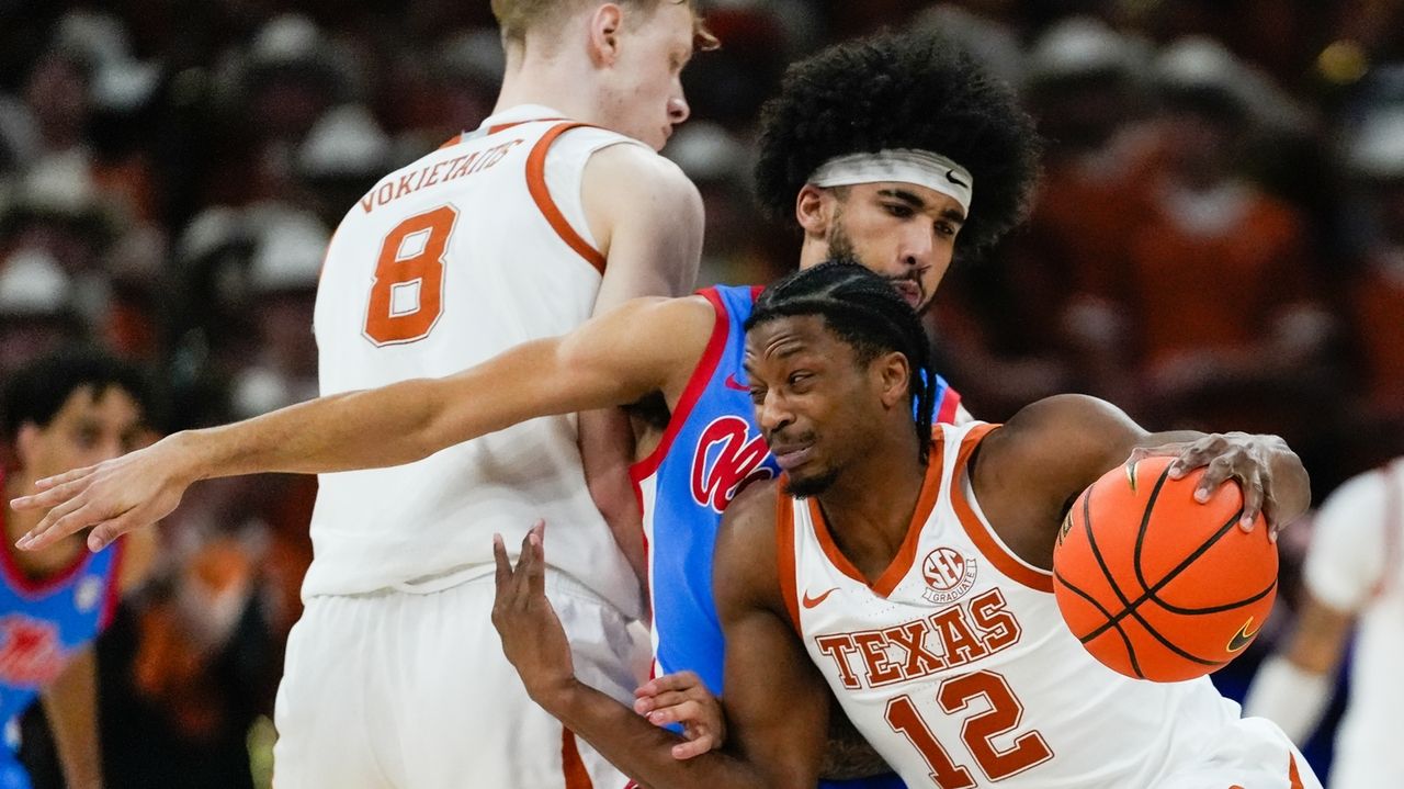 Vokietaitis scores 27 points, Texas ends game on 14-0 run to beat Ole Miss 79-68