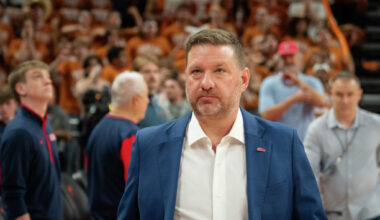 How Texas basketball fans reacted to former coach Chris Beard's return