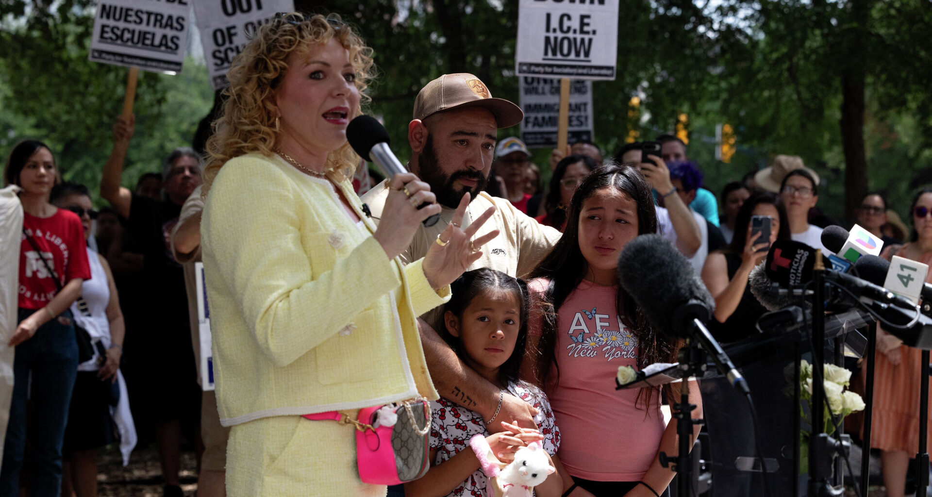 Lincoln-Goldfinch blends urgency and realism for Texas House 50