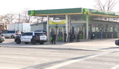 1 hurt in stabbing at South Dallas gas station