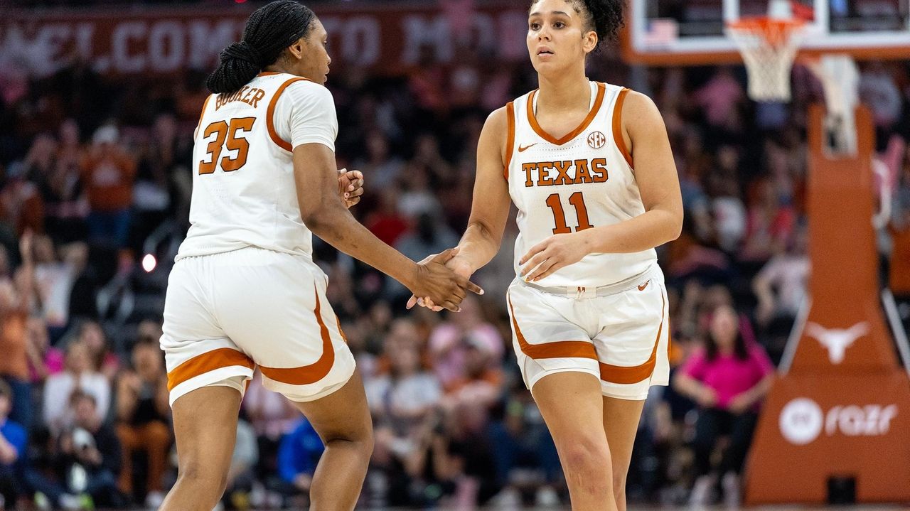 Carlton scores 17 points to lead No. 4 Texas past No. 18 Kentucky 64-53