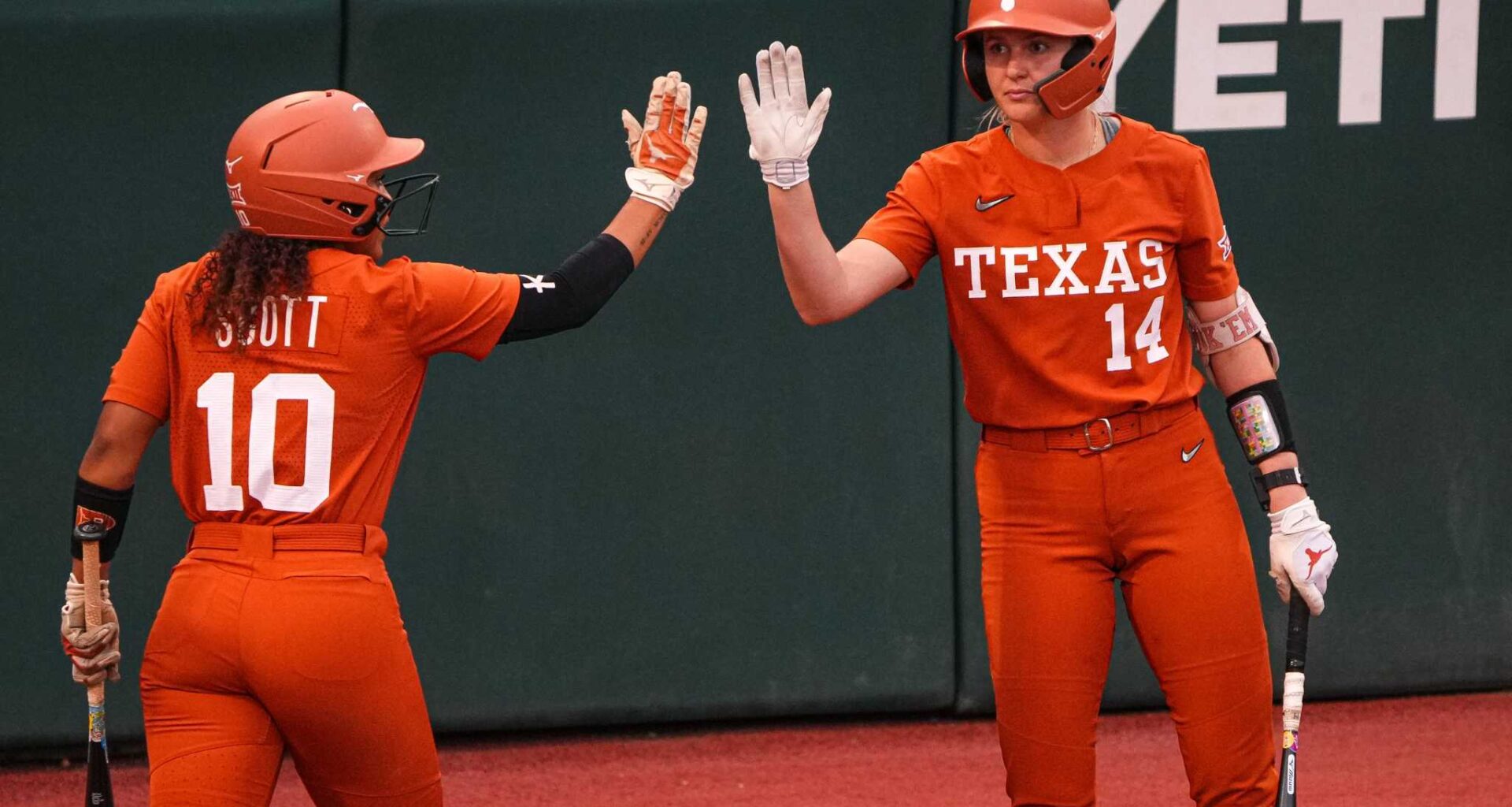 Texas falls behind Texas Tech after first loss