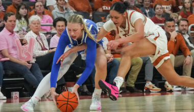 Longhorns, Wildcats disagree if Texas benefits from new NCAA rule