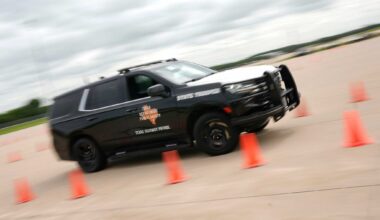 Motorcyclist dies in crash after DPS pursuit in Northeast Austin