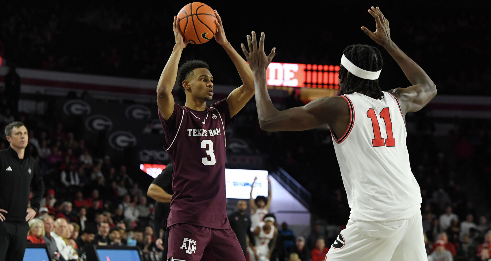 Aggies-Tigers in tight battle late