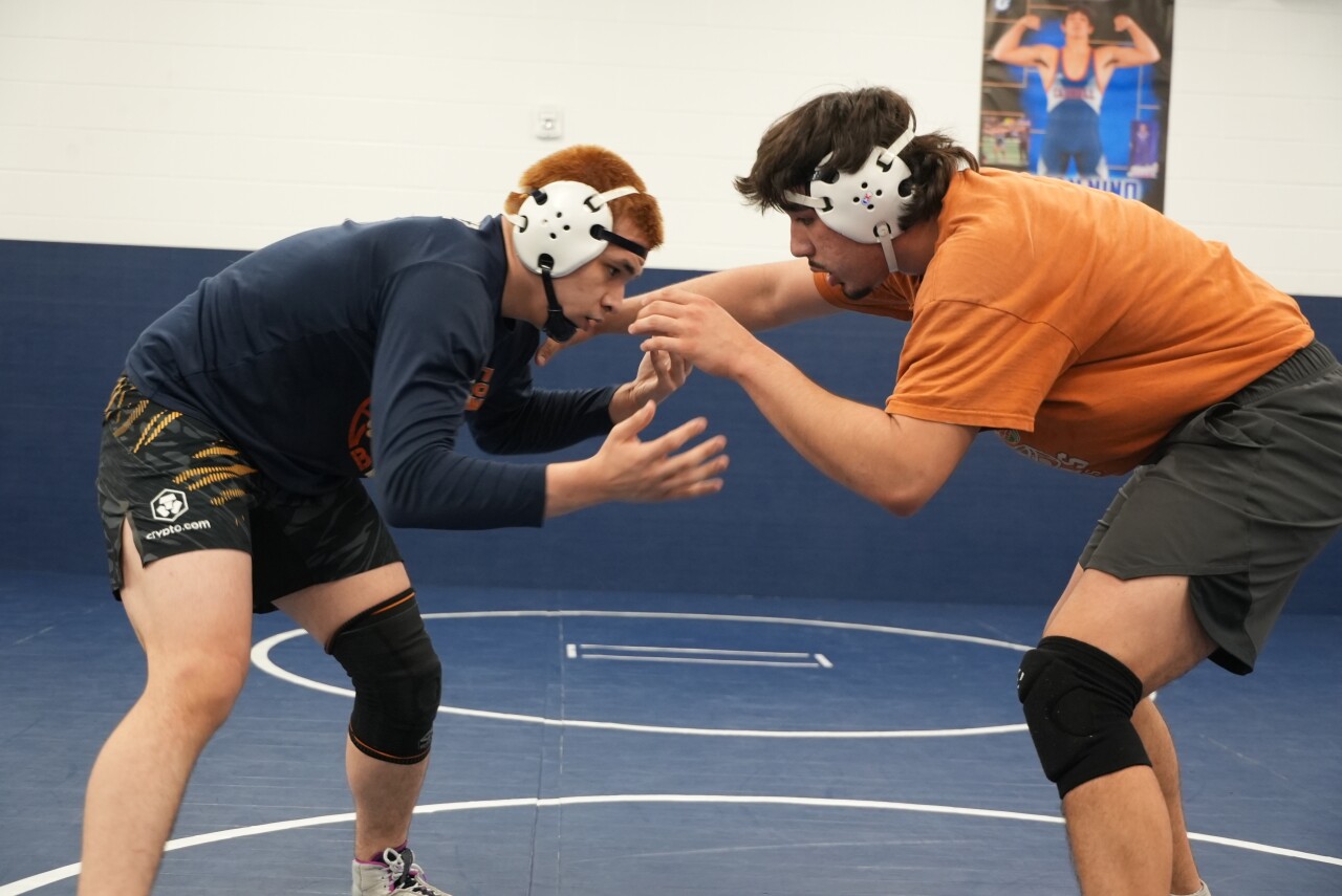 Roman Nino sparring with a teammate