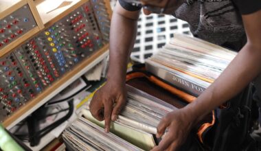 Where to Find All-Vinyl DJ Sets in Dallas-Fort Worth