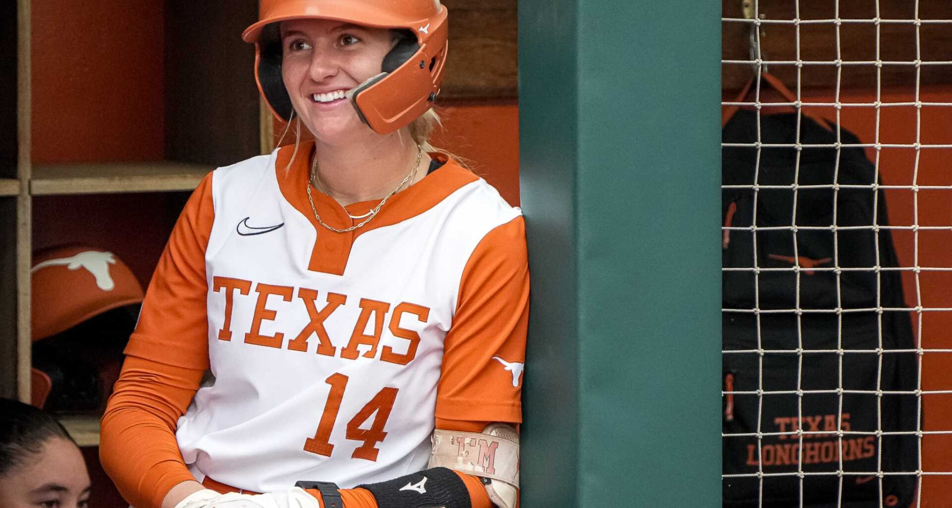 Catcher for Texas softball sets school HR record