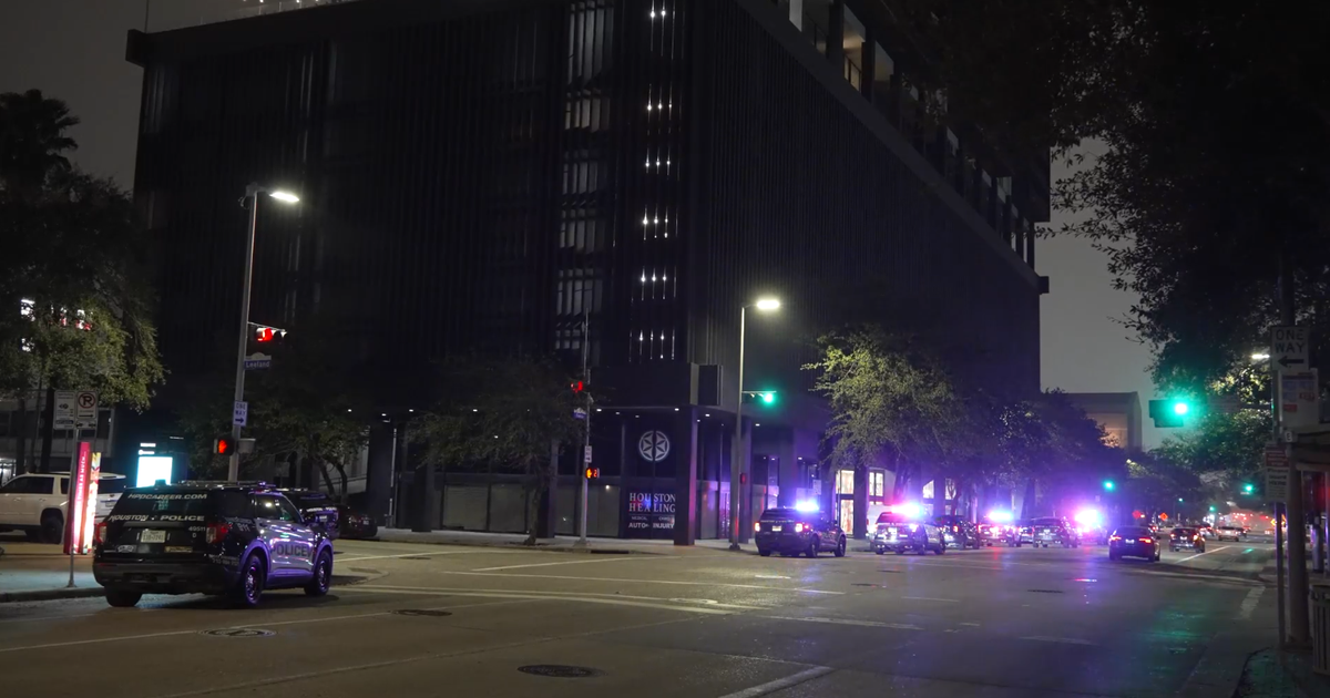 Houston House shooting: Woman, man found dead inside apartment