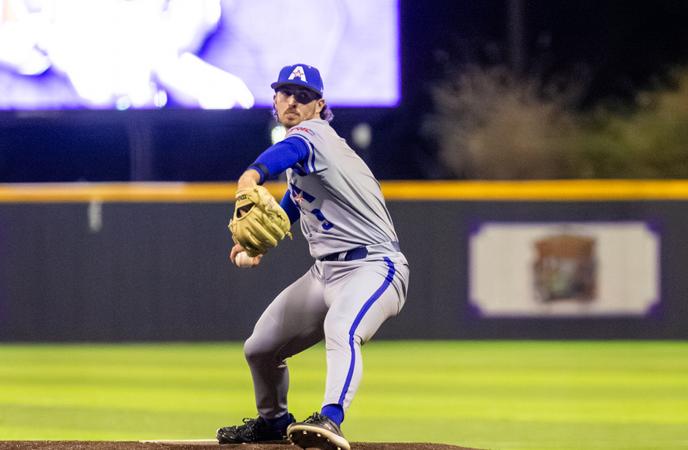 Mavericks Fall 3–2 in 14-Inning Season Opener at Northwestern State