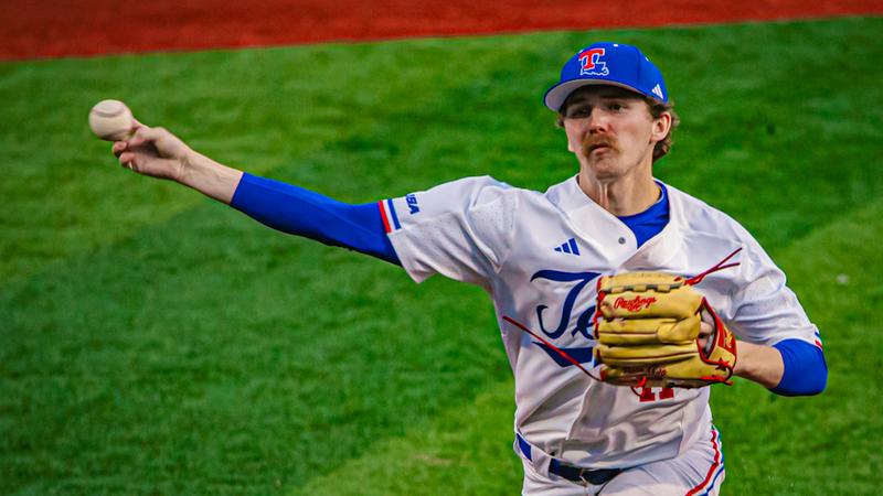 Diamond ‘Dogs Sweep Saturday Doubleheader, Clinch Series Win Over Houston Christian