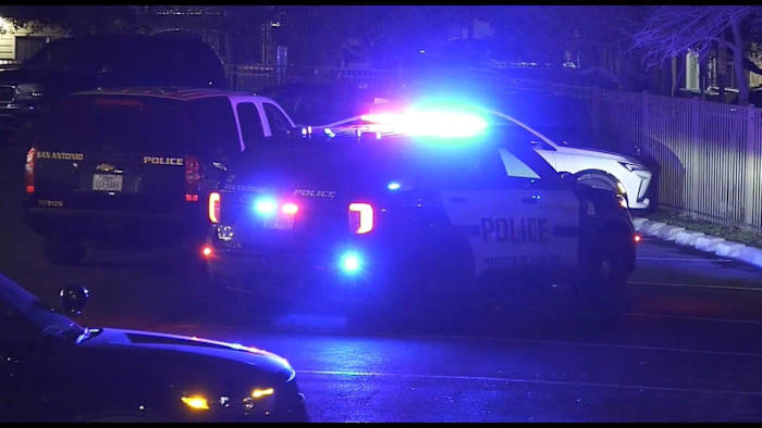 Man shot after pointing gun at 3 security guards outside North Side business, SAPD says