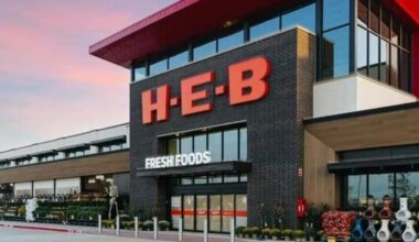 H-E-B hosts hiring event for newest DFW store in Bedford