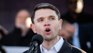 Forrest Welborn, one of four men wrongfully accused in the 1991 Austin yogurt shop murders, speaks at Manchaca Springs Saloon, which he owns, on Thursday, Feb. 12, 2026.