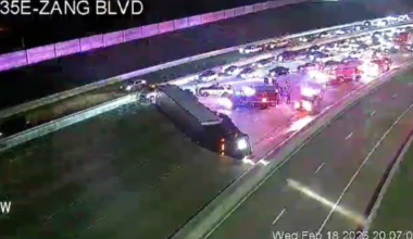 I-35 south of Dallas Zoo blocked by overturned 18-wheeler