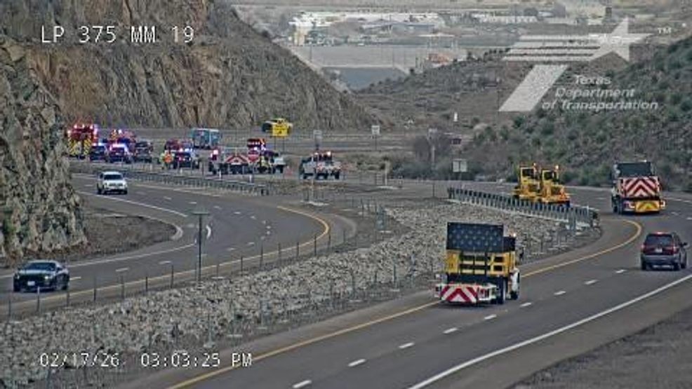 Overturned semi closes lane on Loop 375 East in El Paso; 1 injured in high winds (Credit: TxDOT){p}{/p}