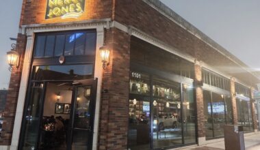 First Look: New San Antonio bar Merci Jones pairs unforced cool with top-notch service