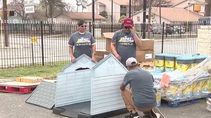 New program brings pet resources directly to West Side residents, aims to address animal concerns