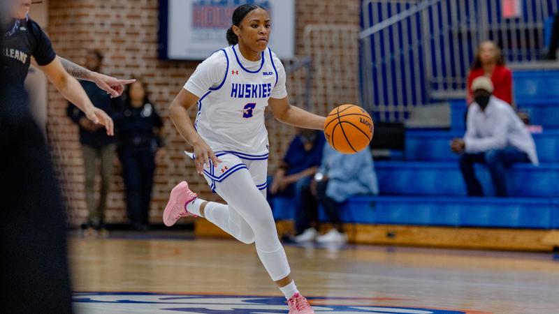 WBB: Huskies Travel to Northwestern State for Saturday Matinee