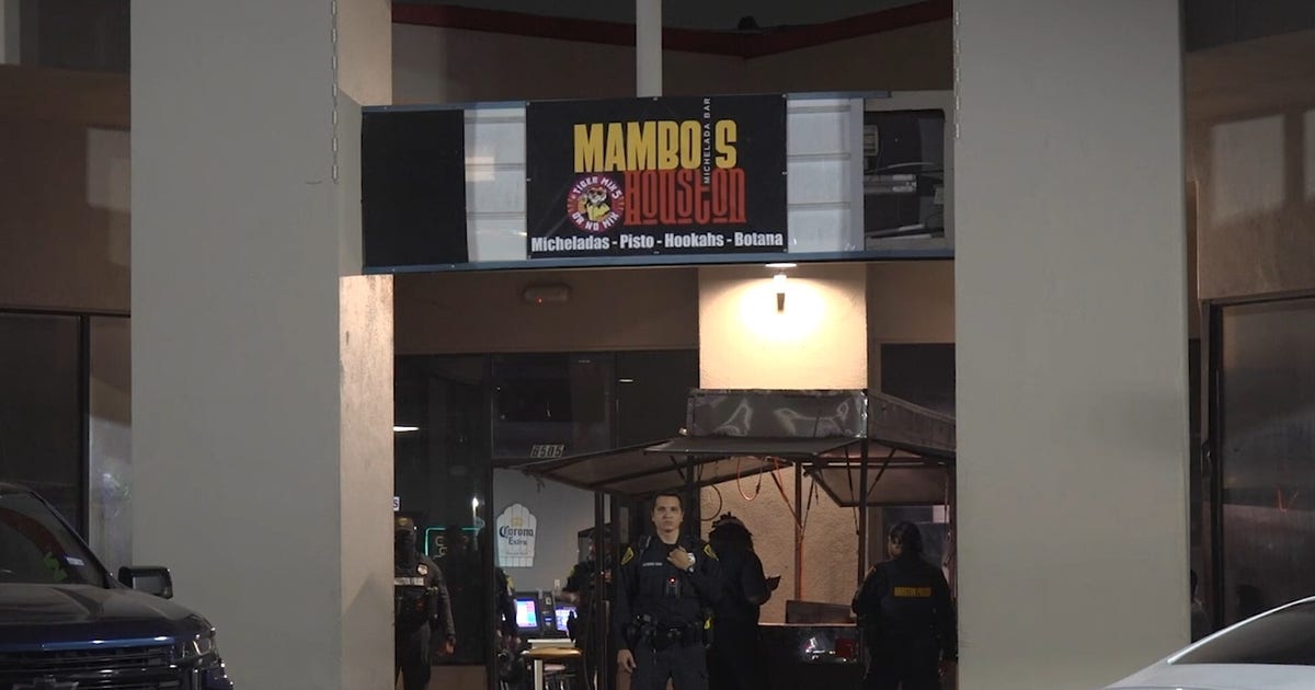 Houston police raid after-hours bar, arrest 2