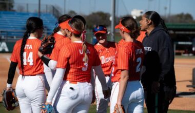 UTA Rallies Past South Dakota in Game One, 8-7