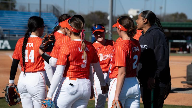 UTA Rallies Past South Dakota in Game One, 8-7