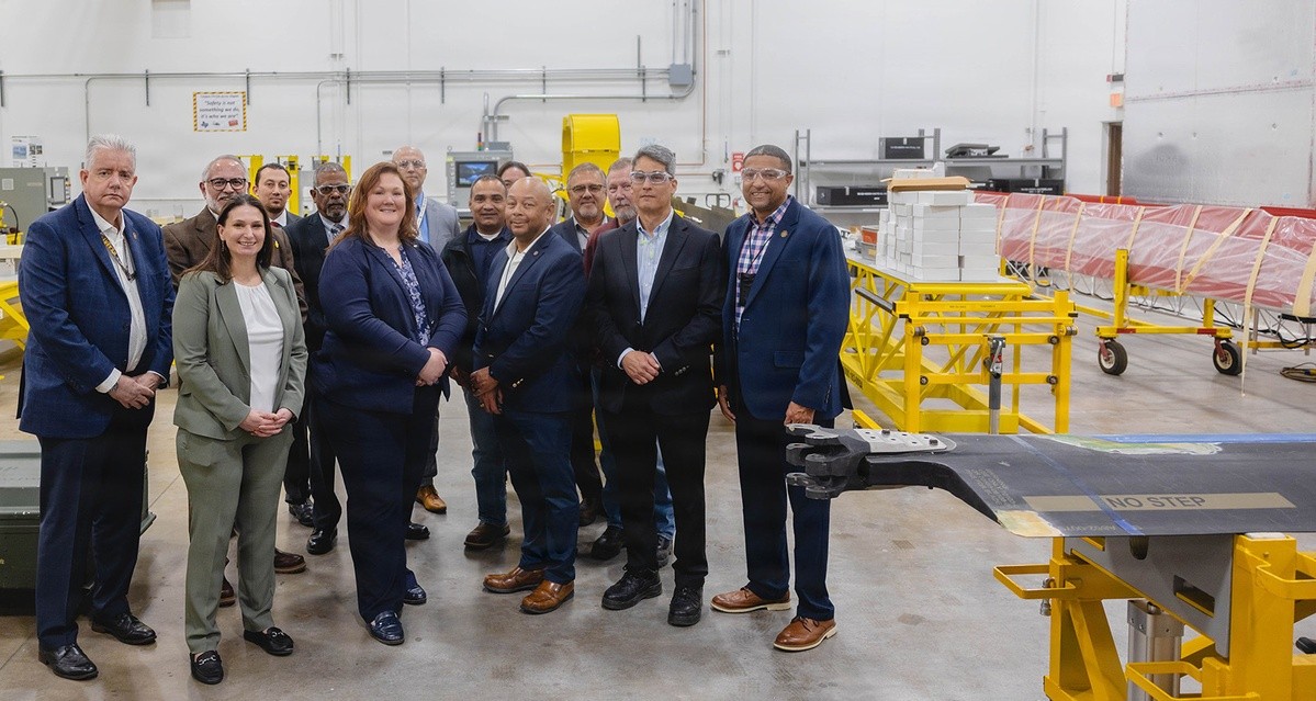 Corpus Christi Army Depot Launches First Organic Composite Blade Repair Program | Article