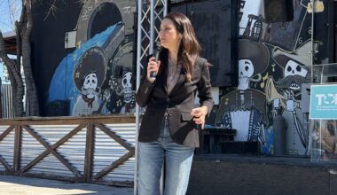 Gubernatorial hopeful Hinojosa slams Abbott's school takeover threat during San Antonio stop