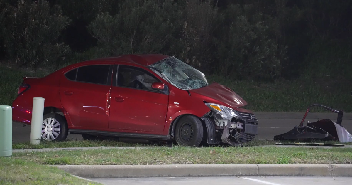 Woman killed, child alive after crash near Beltway 8, Clay Road