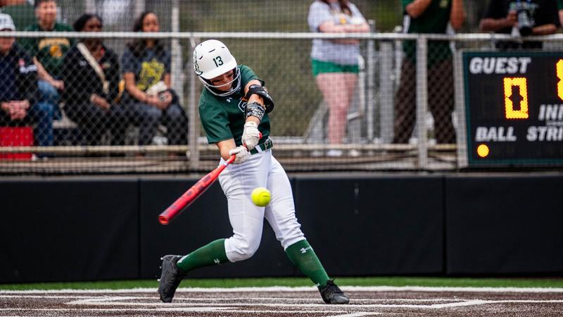 No. 3 Texas Pulls Away Late for 7-2 Win over SLU