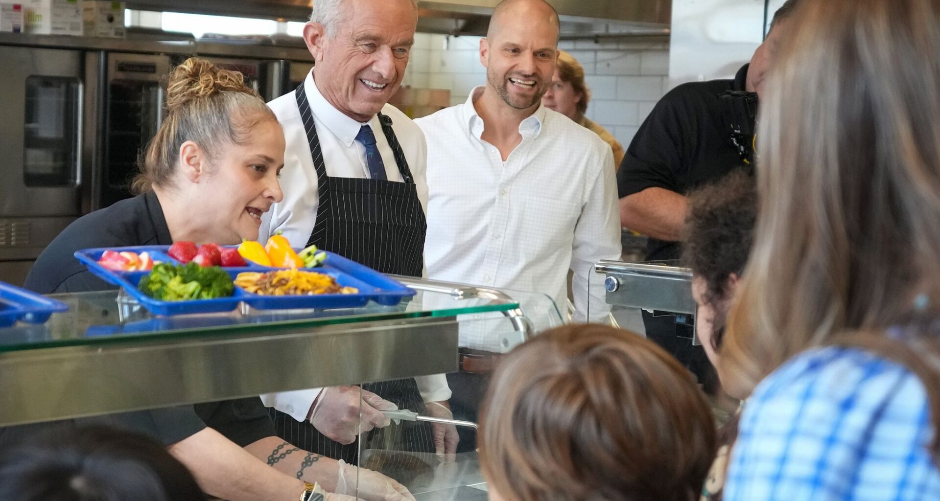 RFK Jr. touts Austin ISD meals as model, parents protest his policies
