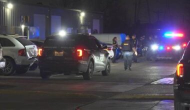 Man shot dead outside business in Southwest Houston