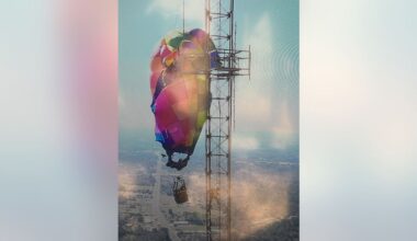 East Texas firefighters rescue two from crashed hot air balloon