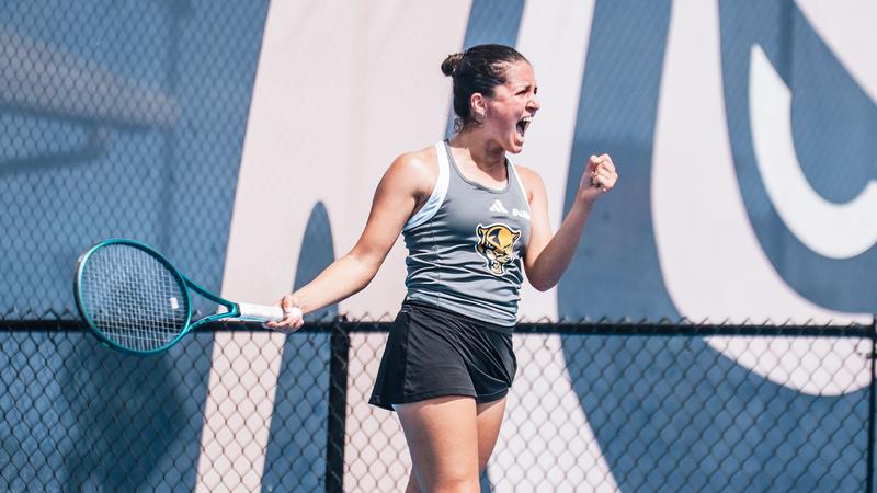 Women’s Tennis Rolls Past Texas State