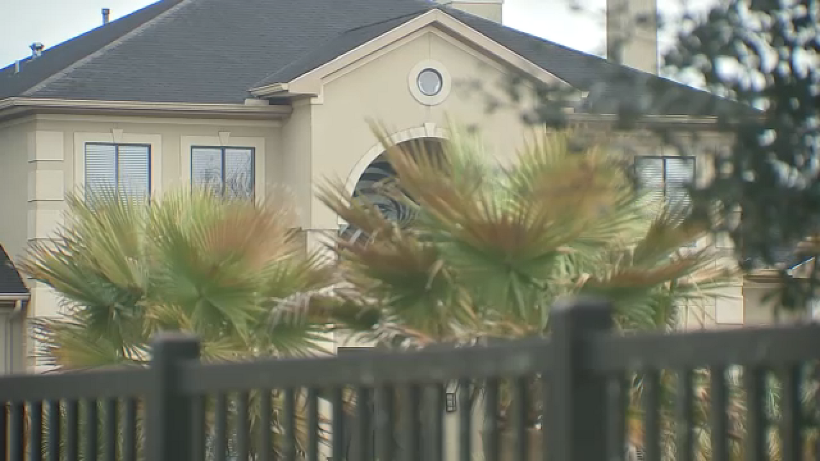 16-year-old girl killed in shooting at house party in Houston's southside house party on Dagg Road, HPD says