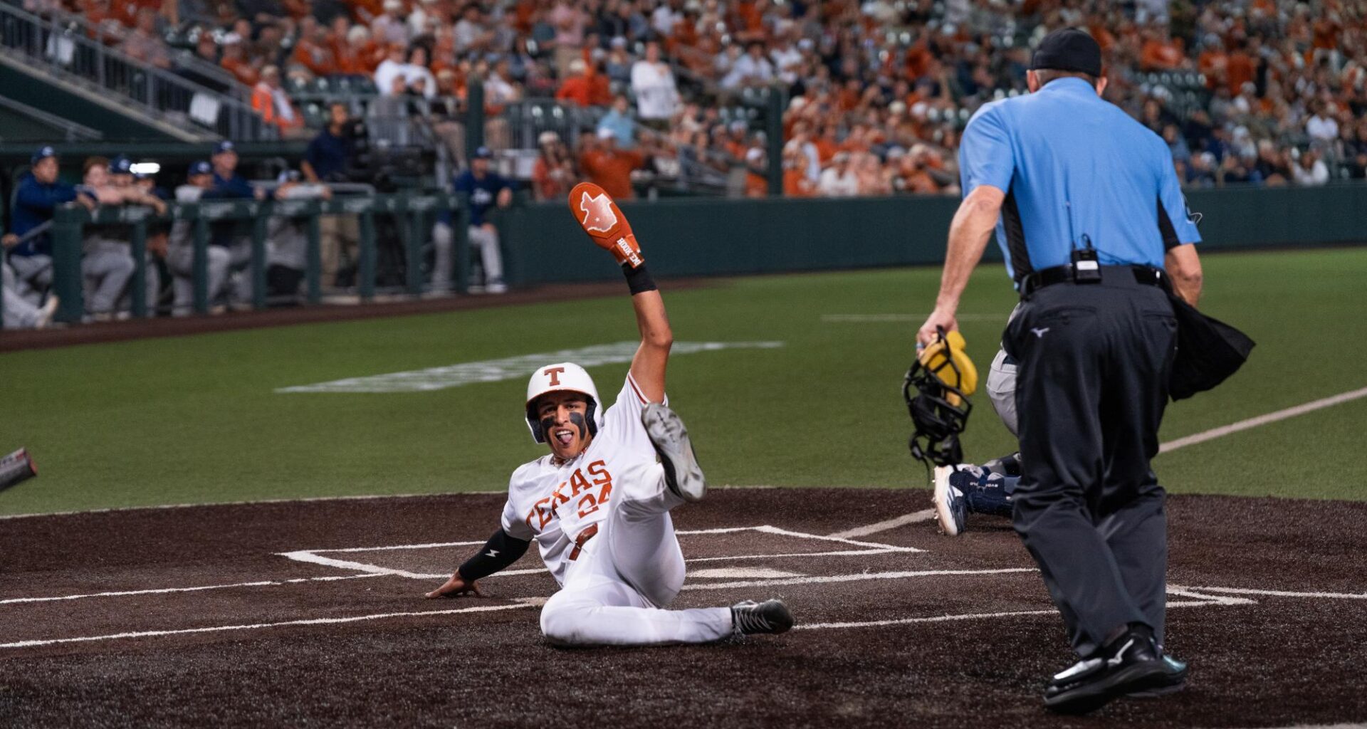 No hard feelings as Texas takes down UC Davis on Valentine’s Day – The Daily Texan