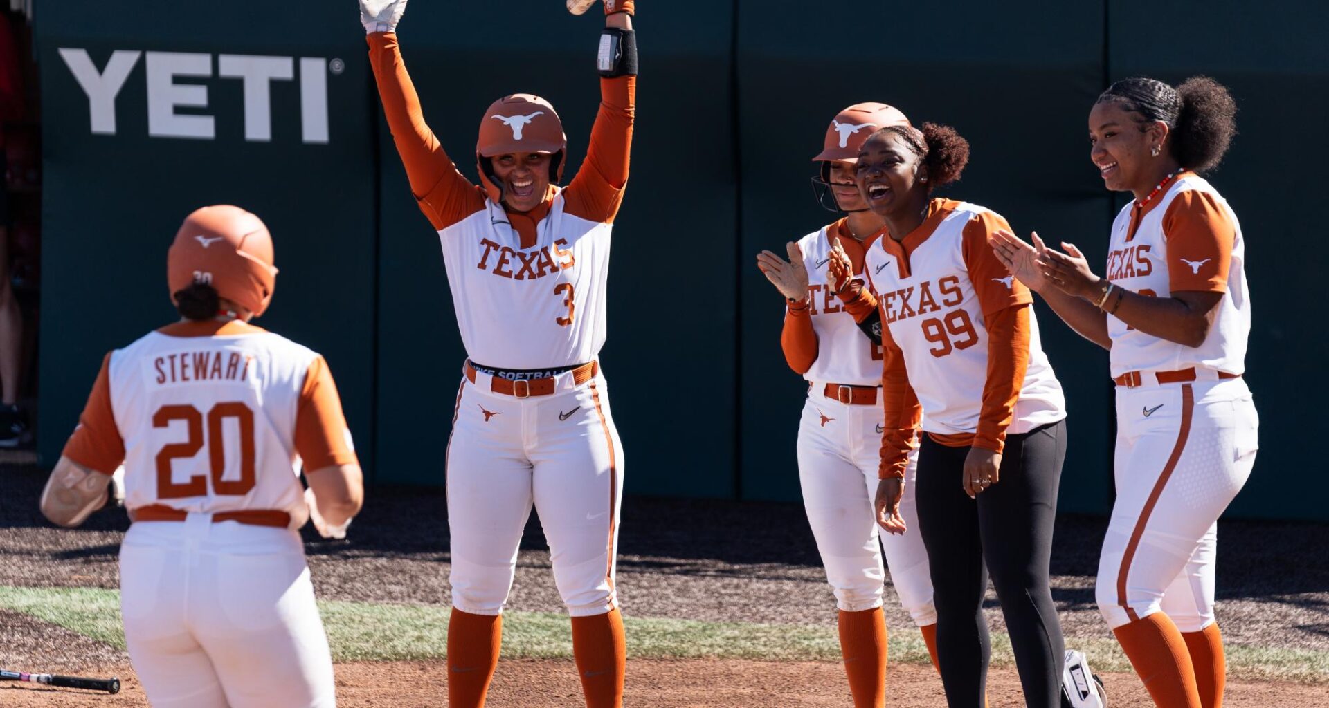 Texas softball will take on 2 ranked opponents in DeMarini Invitational – The Daily Texan