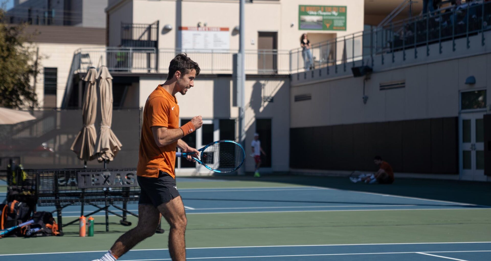 No. 7 Texas men’s tennis sweeps No. 19 Baylor for spot in the final – The Daily Texan