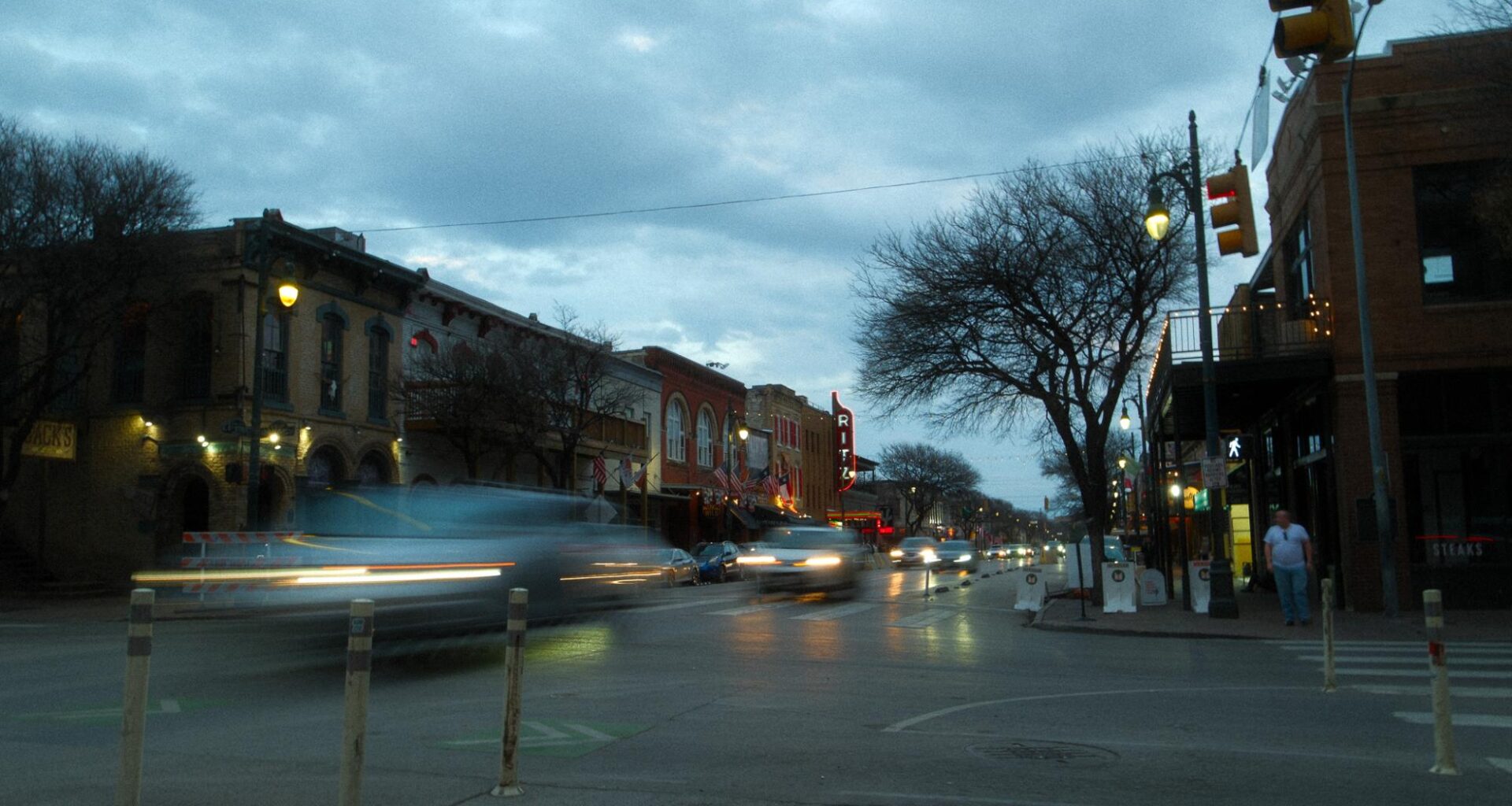 Arrests down on 6th Street, APD public safety indicators improve – The Daily Texan