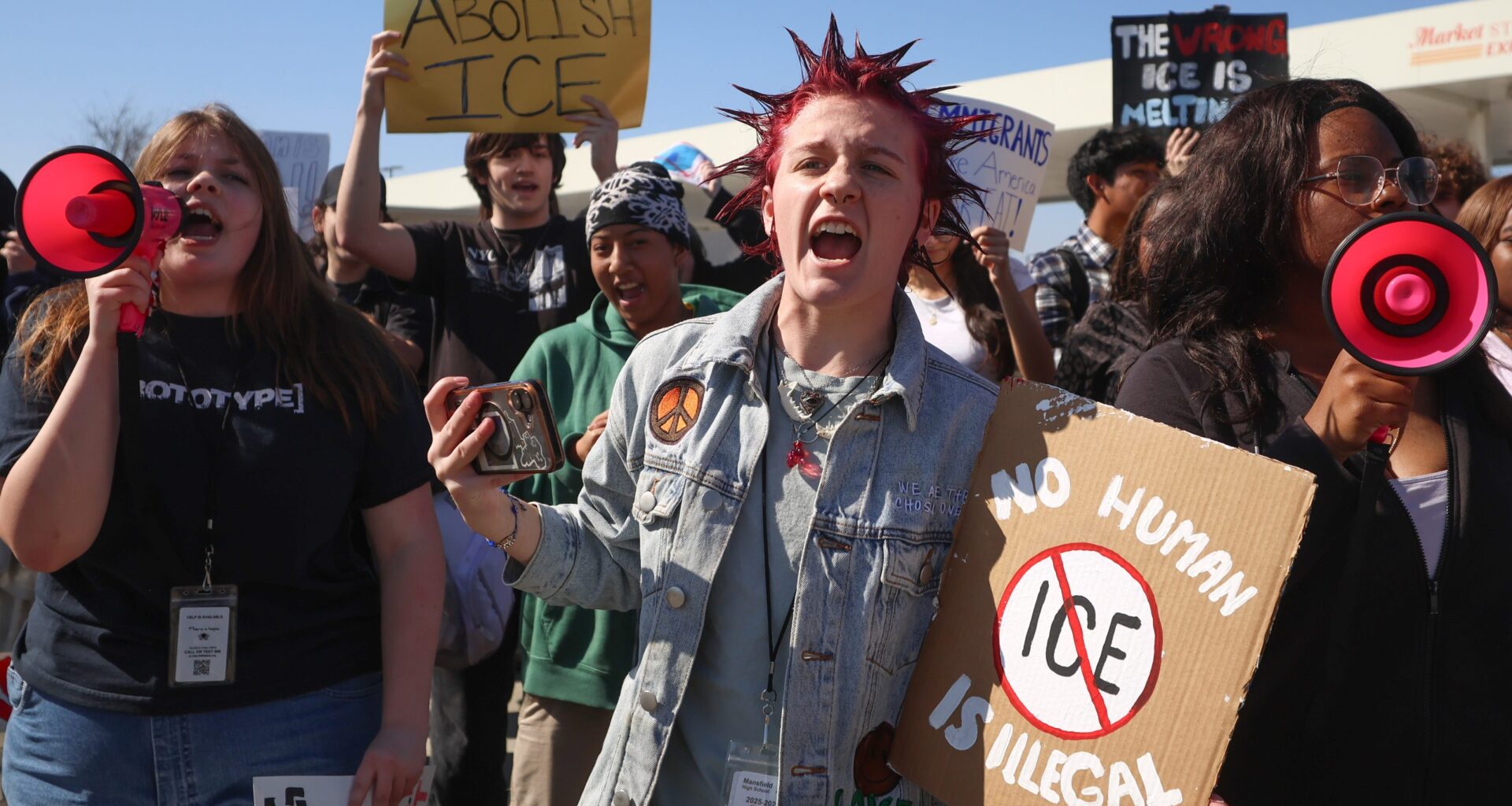 Students in Arlington, Mansfield walk out to protest ICE