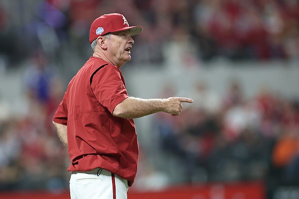 Arkansas baseball notebook: Dave Van Horn on what went well, what didn't in first week