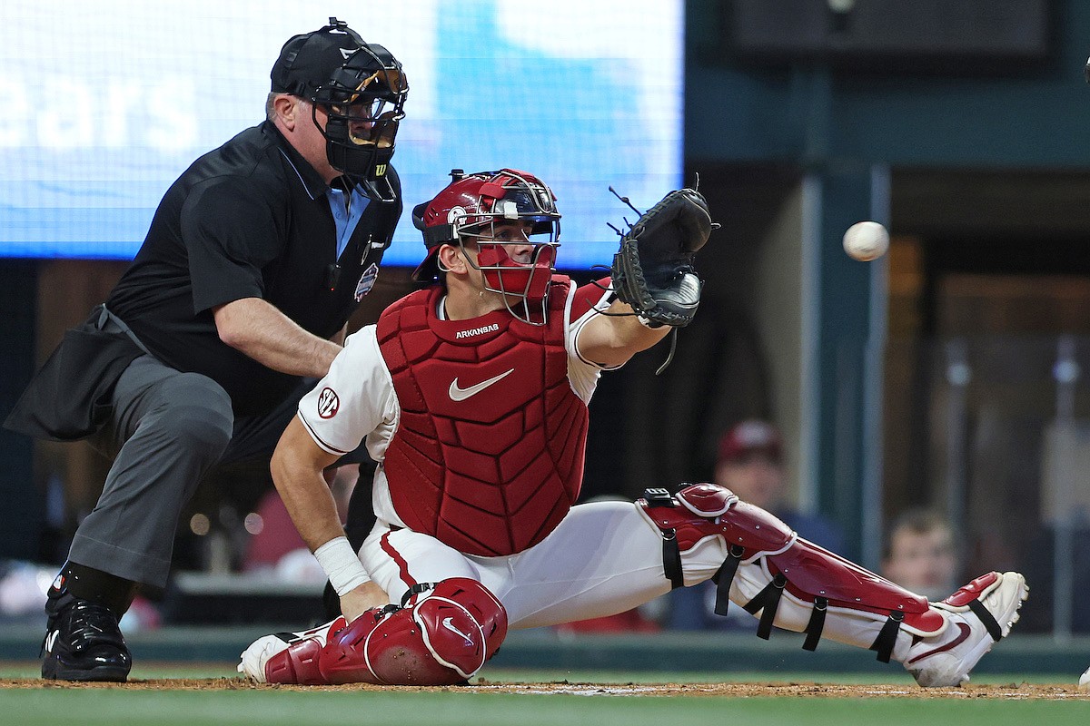 LIVE SCORE UPDATES & ANALYSIS: Arkansas baseball vs. Texas Tech