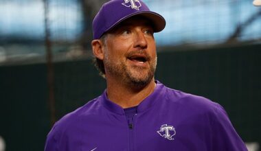 Arkansas baseball notebook: Dave Van Horn sees former player in opposing dugout, Razorbacks complete 4 in 4 trip