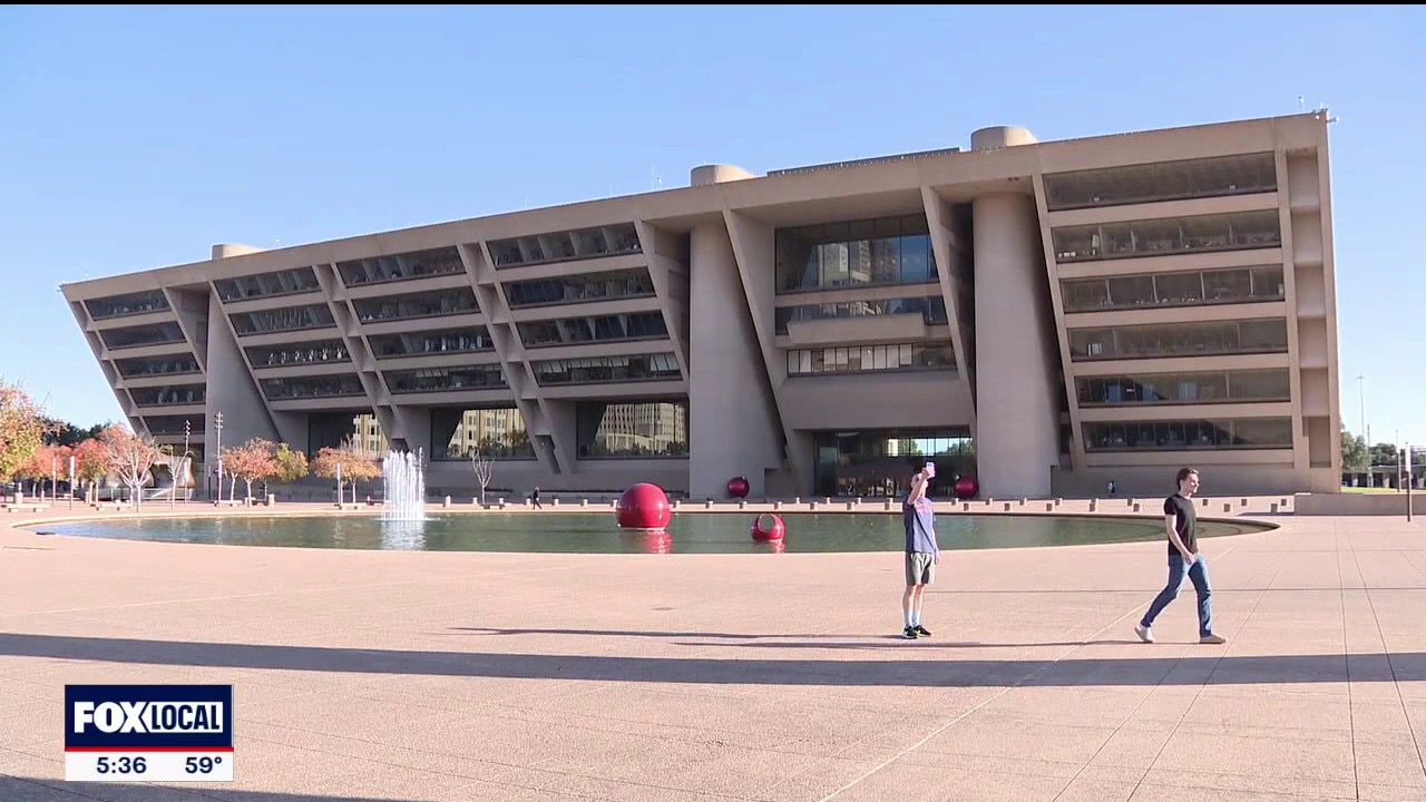 Dallas weighs $1B repair plan for city hall