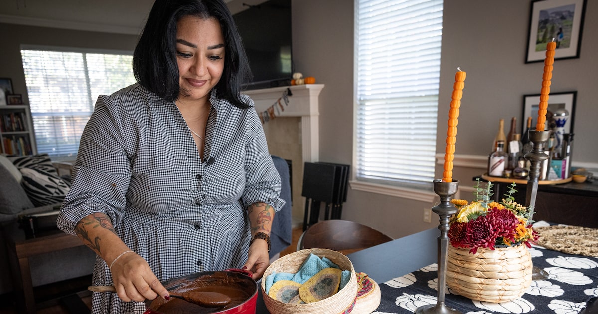 There are hundreds of Mexican mole recipes. Here’s how this Dallas chef created her own